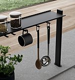 Complementi d'arredo, sottopensili, maniglie.