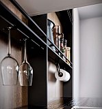 Complementi d'arredo, sottopensili, maniglie.