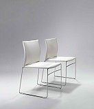 Sillas, taburetes y mesas para interior y exterior.