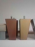 Produzione e realizzazione di piedi in legno in svariate forme, dimensioni e finiture, per divani, poltrone e mobili.