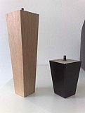 Produzione e realizzazione di piedi in legno in svariate forme, dimensioni e finiture, per divani, poltrone e mobili.