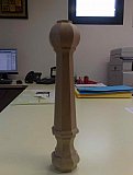 Produzione e realizzazione di piedi in legno in svariate forme, dimensioni e finiture, per divani, poltrone e mobili.