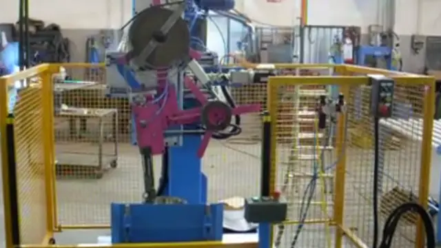 Satinatrice verticale automatica per l'interno di pentole in acciaio inox