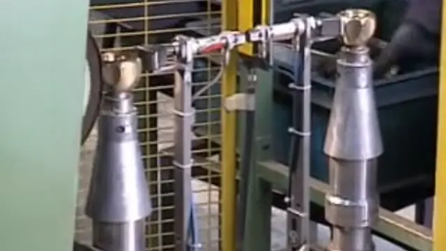 Smerigliatrice automatica per gole di pomoli per rubinetteria